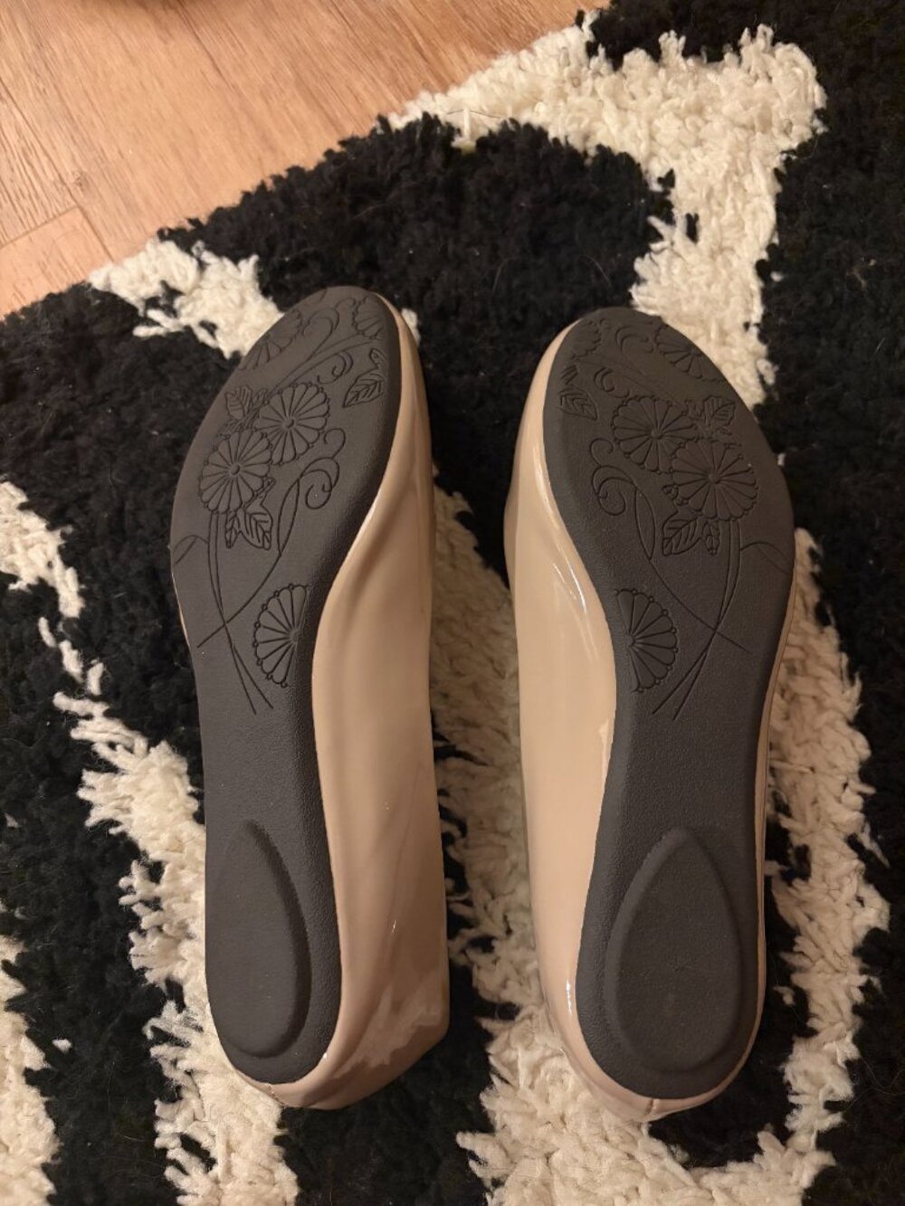 Steve Madden Rounded Flats - Picture 2 of 3